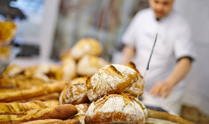 Pekár/ka a pomocník